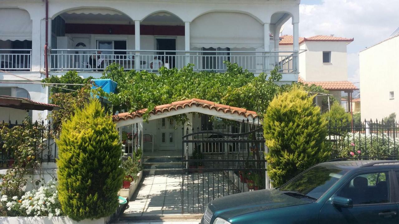 Grigorios Apartments Nea Vrasna Ngoại thất bức ảnh
