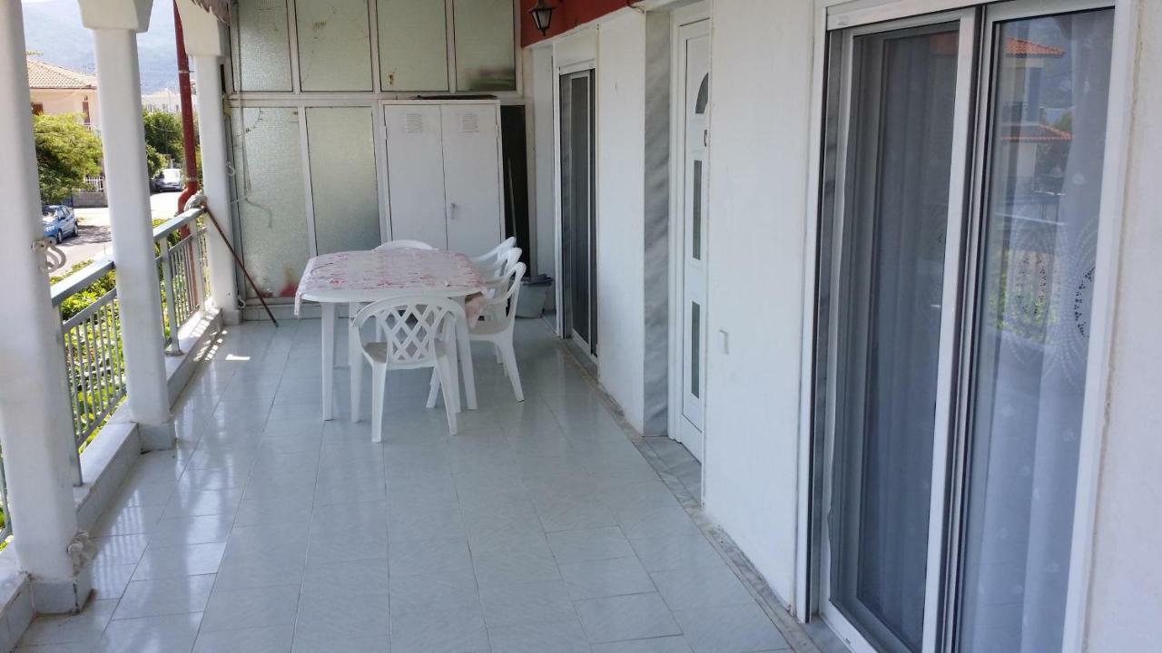 Grigorios Apartments Nea Vrasna Ngoại thất bức ảnh
