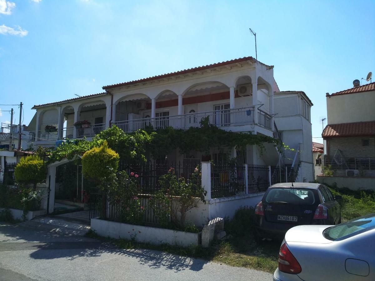 Grigorios Apartments Nea Vrasna Ngoại thất bức ảnh