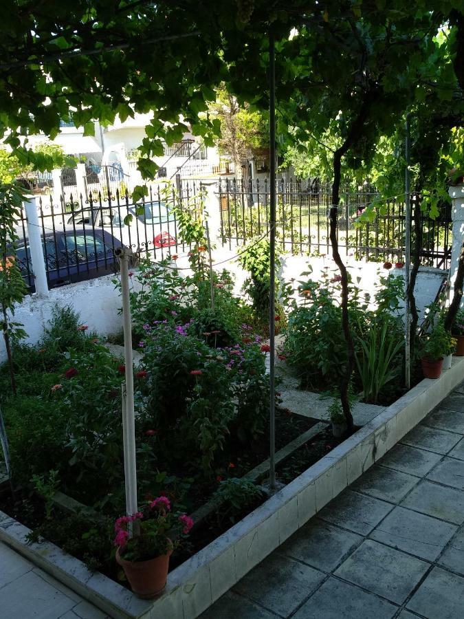 Grigorios Apartments Nea Vrasna Ngoại thất bức ảnh