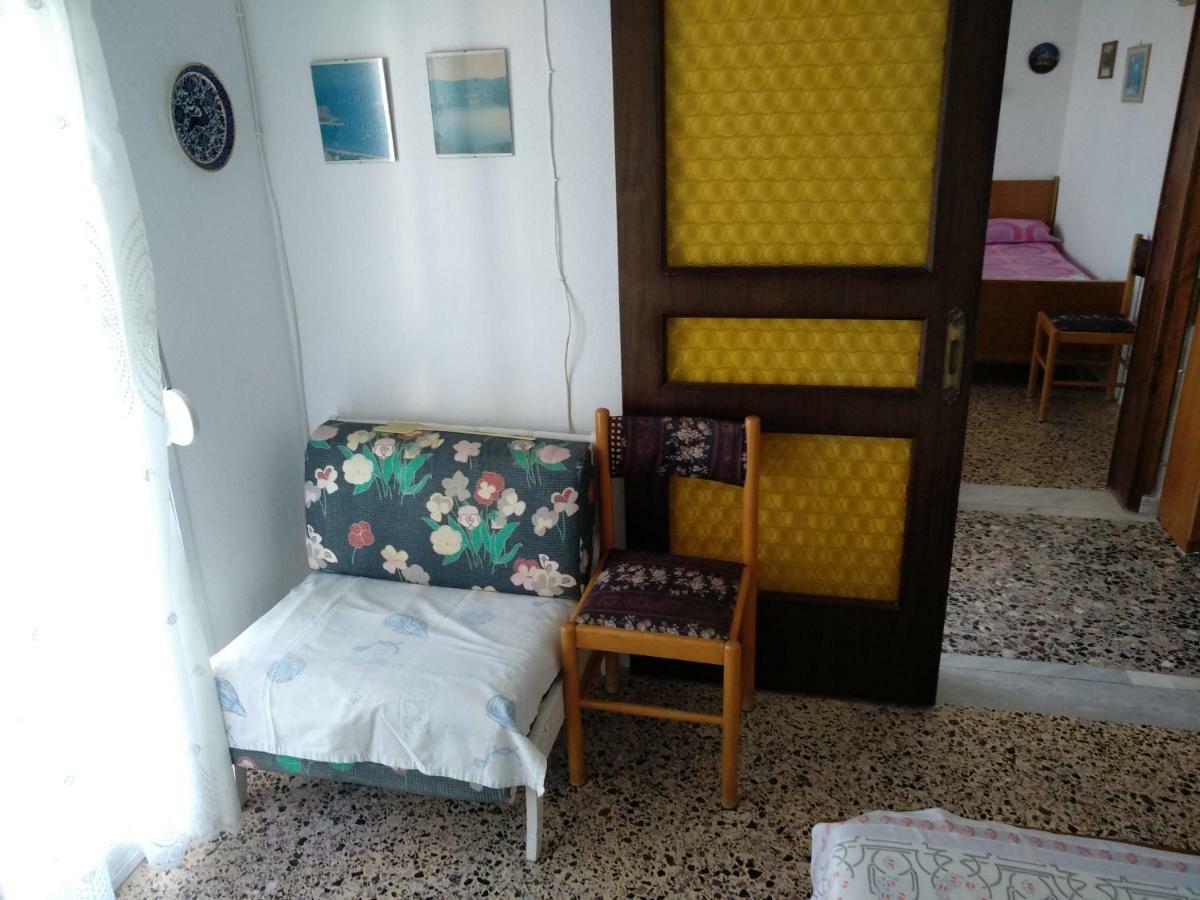 Grigorios Apartments Nea Vrasna Ngoại thất bức ảnh